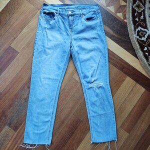 Old Navy Perfectly Straight Mid-Rise Jeans Size 6